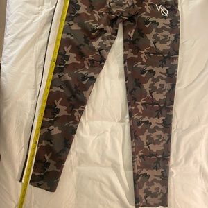 Vanquish workout joggers